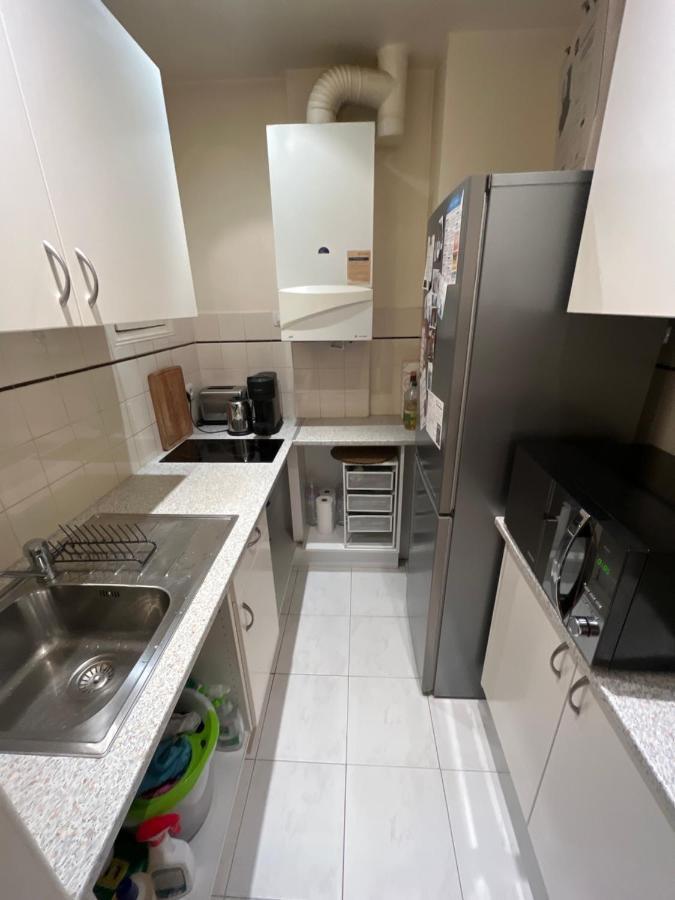Appartement Amazing 1 Bedroom, 30sec From Arc De Triomphe Parijs